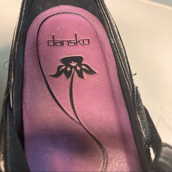 DANSKO Sz 10.5 Mary Jane w/ Leaf Motif  Hook Eye Closure Shoes - Picture 4 of 12
